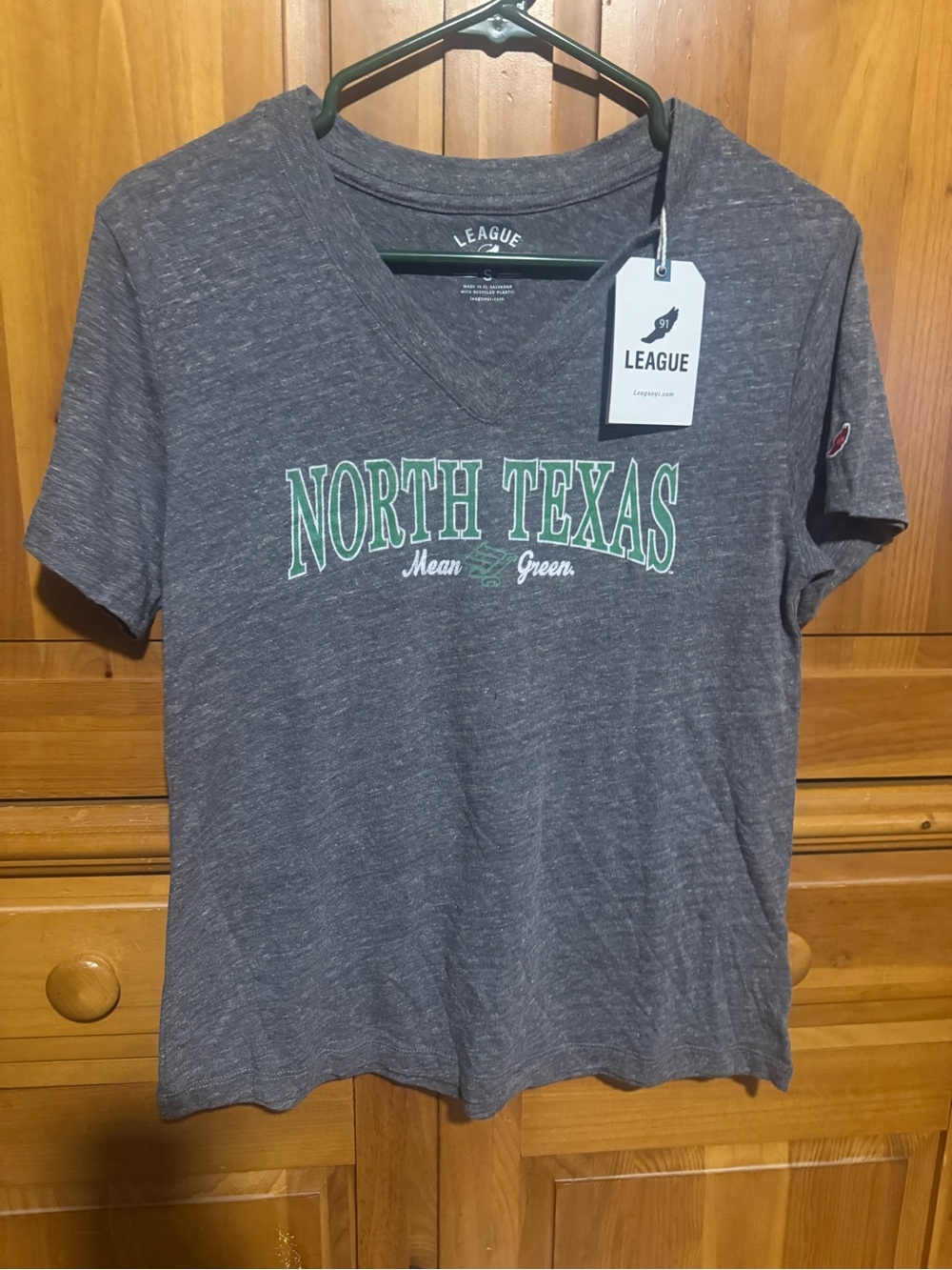 League Women's S North Texas 'Mean Green' V-Neck Tee - Gray & Green